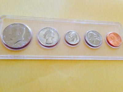 1987 Birth Year Set In Case 5 Uncirc Coins! Fantastic Collector Item or Memento - US CoinSpot