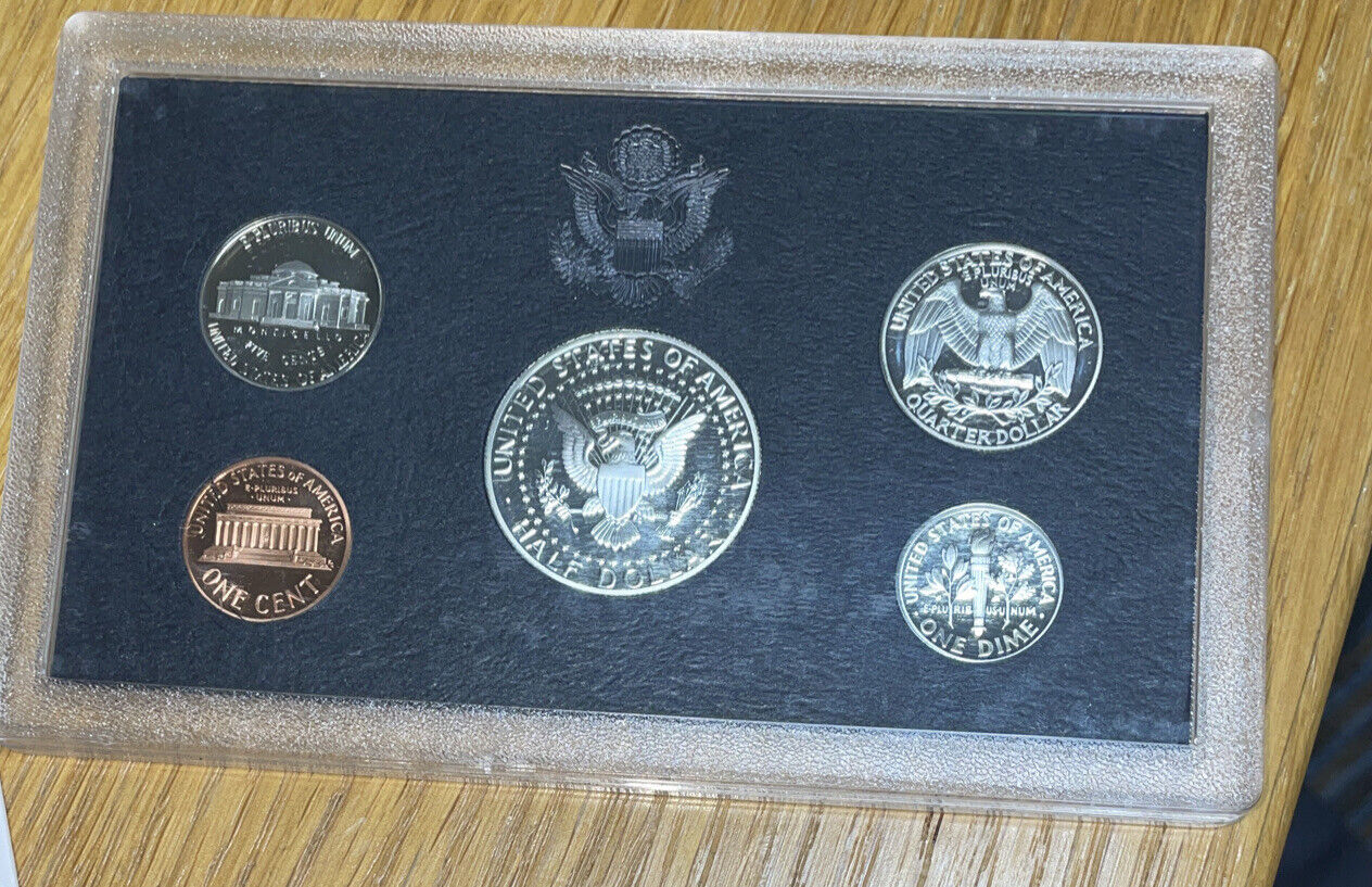 Random Date proof US Silver proofset with original box &certificate authenticity